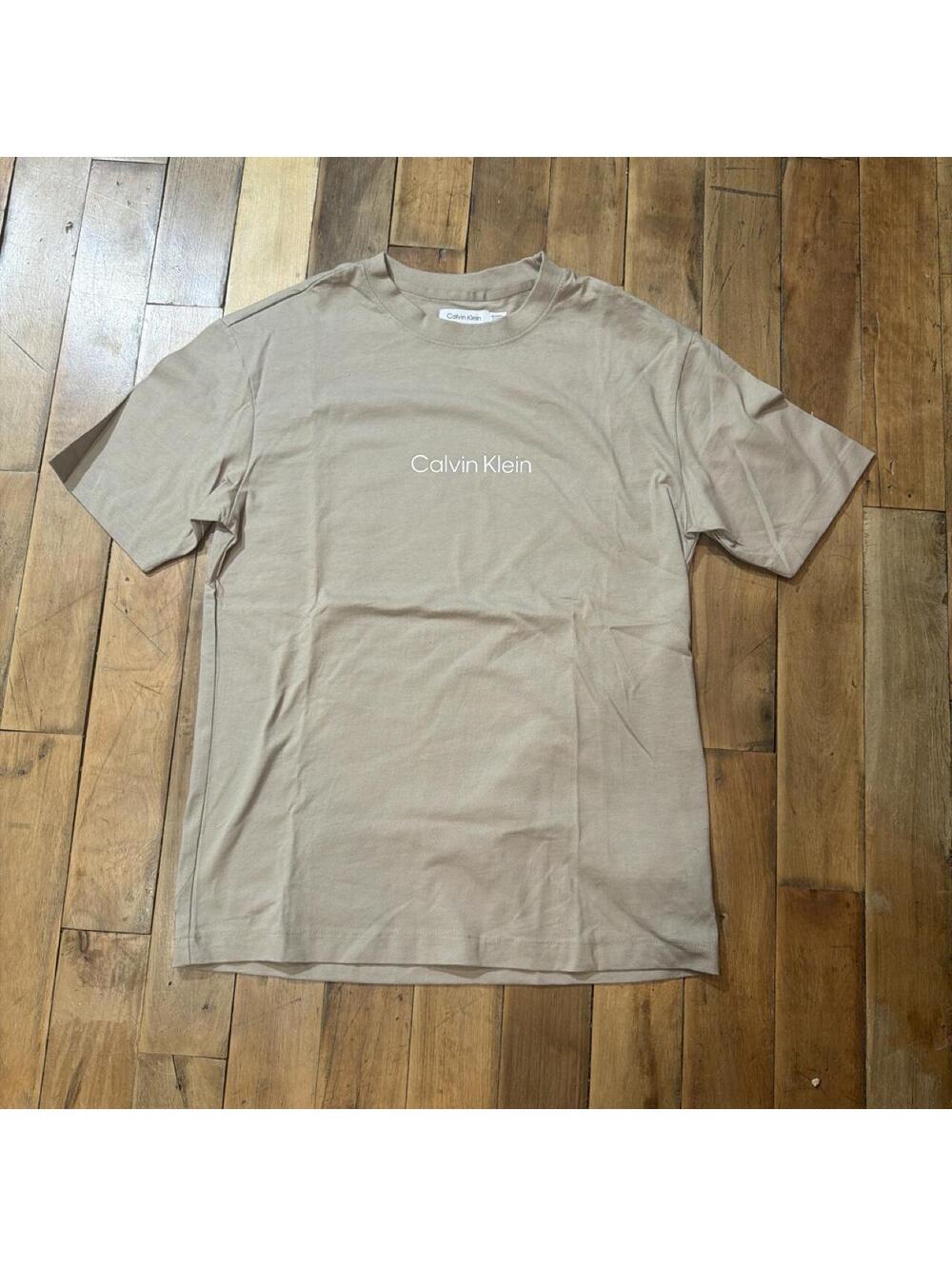 Calvin Klein Men's Tan and Cream Shirt